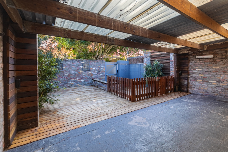 2 Bedroom Property for Sale in Claremont Western Cape